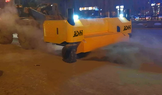 因为有你,这个雪天不在寒冷,除雪保障——佳德华为您服务(图1) 因为有你,这个雪天不在寒冷,除雪保障——佳德华为您服务(图1)